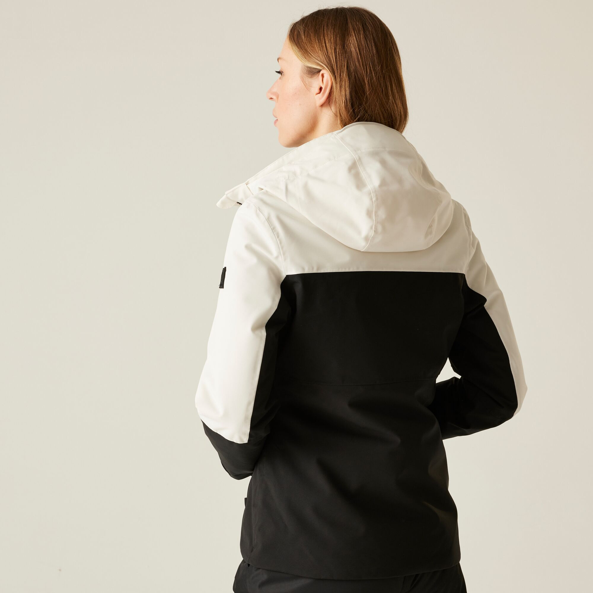 Ženska ski jakna DARE2B Iced Egret/Black - Image 2